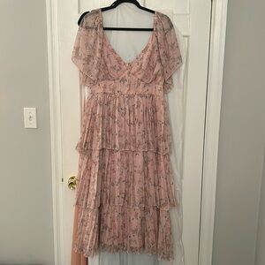 Lulu’s wedding dress, tags are removed but has not been worn.